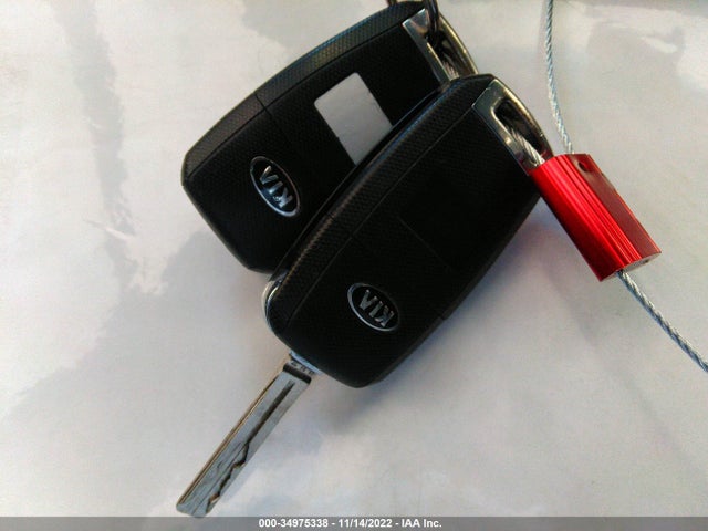 2014 KIA SORENTO LX VIN: 5XYKT3A64EG471297