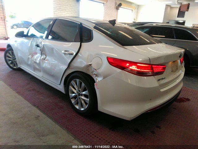 2017 Kia Optima, VIN: 5XXGU4L30HG131830