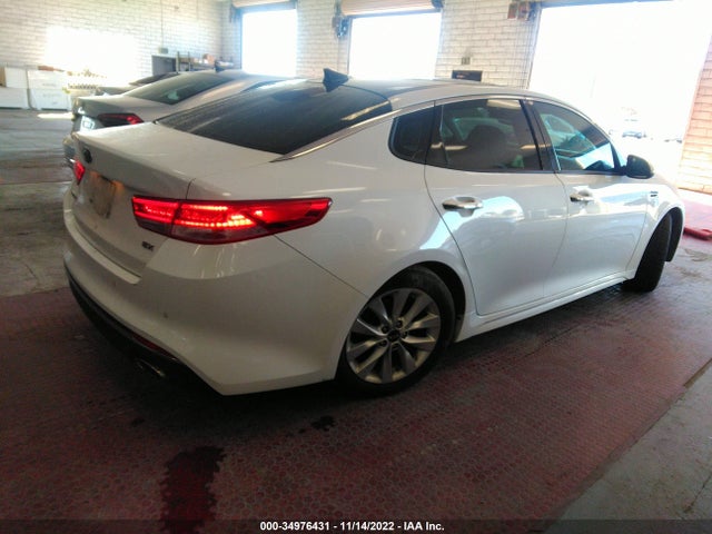 2017 Kia Optima, VIN: 5XXGU4L30HG131830