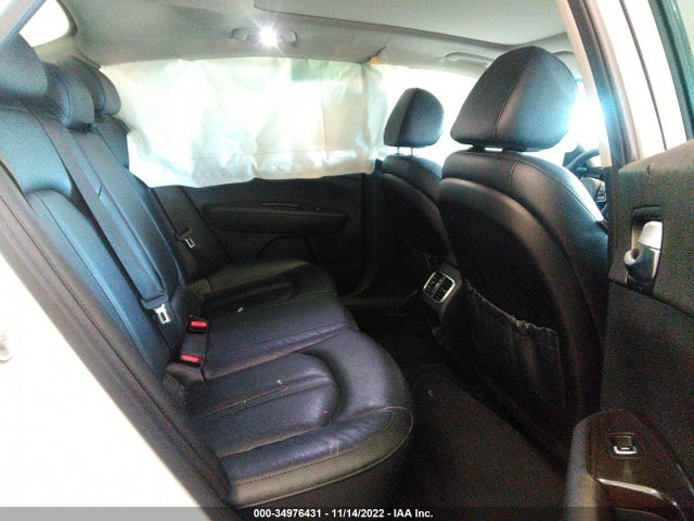2017 Kia Optima, VIN: 5XXGU4L30HG131830