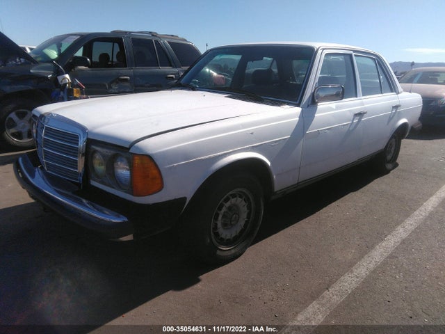 1982 MERCEDES-BENZ 240 D VIN: WDBAB23A3CB320600