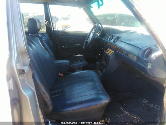 1982 MERCEDES-BENZ 240 D VIN: WDBAB23A3CB320600