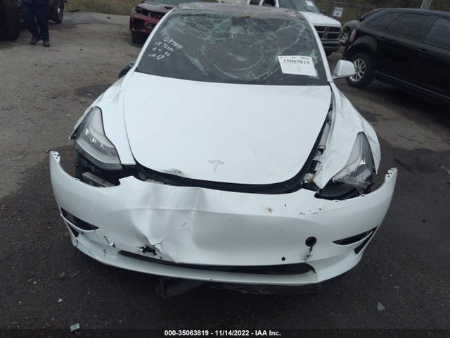 2018 Tesla 3, VIN: 5YJ3E1EB1JF087411