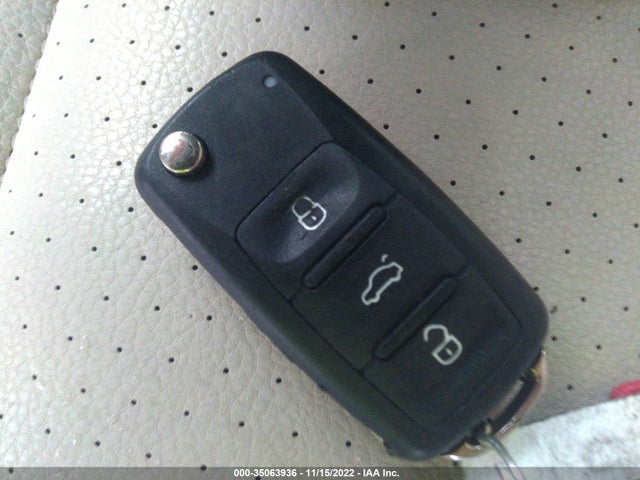 WVGBV7AX7GW057085 Volkswagen Tiguan