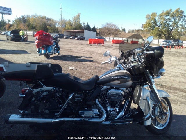 2013 HARLEY-DAVIDSON FLHTCUSE CVO ULTRA CLS ELECTRA GLD VIN: 1HD1PR813DB952095
