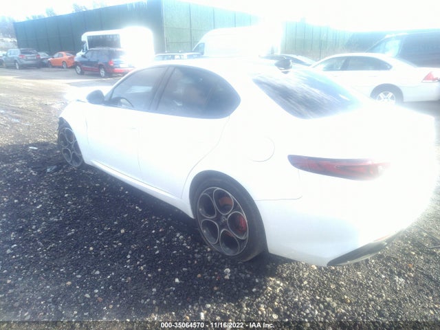 2022 Alfa Romeo Giulia, VIN: ZARFANBN8N7655301