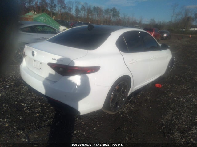 2022 Alfa Romeo Giulia, VIN: ZARFANBN8N7655301