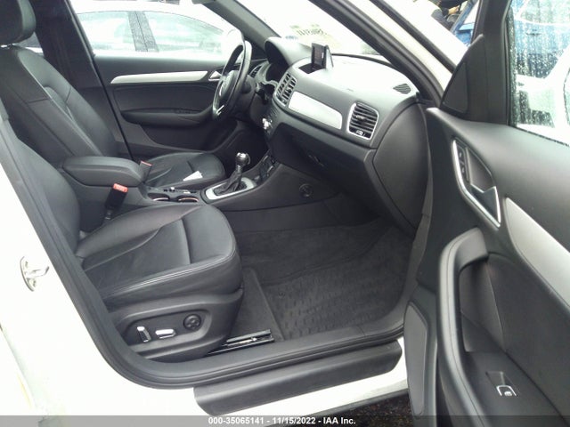 WA1ECCFS9HR012382 Audi Q3 PREMIUM