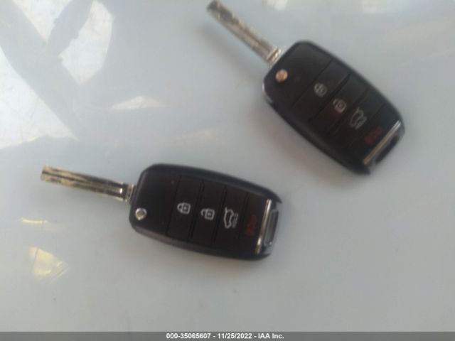 KNDPMCACXH7068323 KIA Sportage Lx