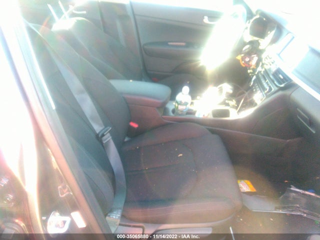 2019 Kia Optima, VIN: 5XXGT4L36KG376609