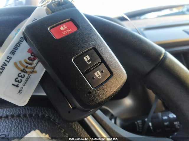 2018 Toyota RAV4, VIN: 2T3WFREV7JW490029