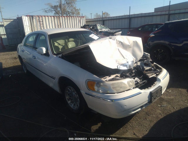 Lincoln Town Car Cartier 1998 1LNFM83W8WY719175 головне зображення