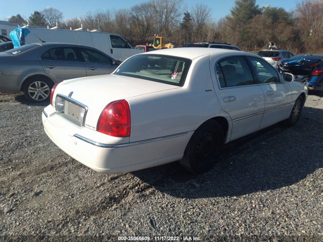 Lincoln Town Car Executive 2003 1LNHM81W53Y690113 Image 5