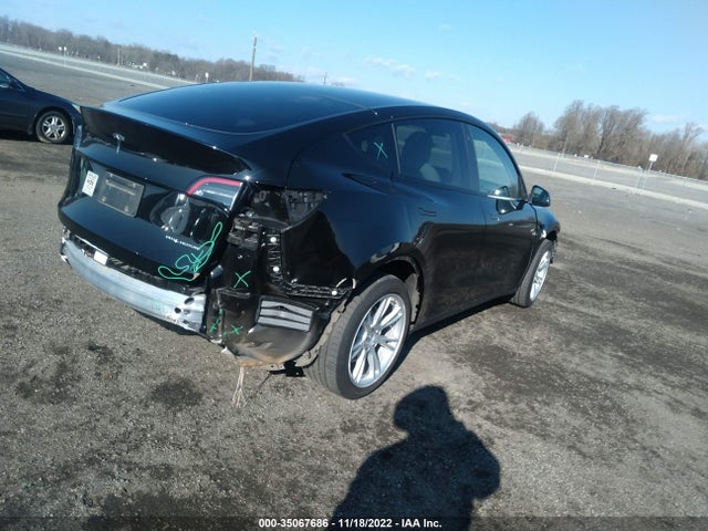 Tesla Model Y Long Range 2021 5YJYGDEE3MF151805 Image 4