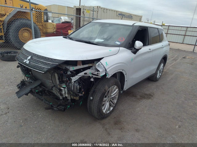 JA4J3TA80NZ019386 Mitsubishi Outlander Es