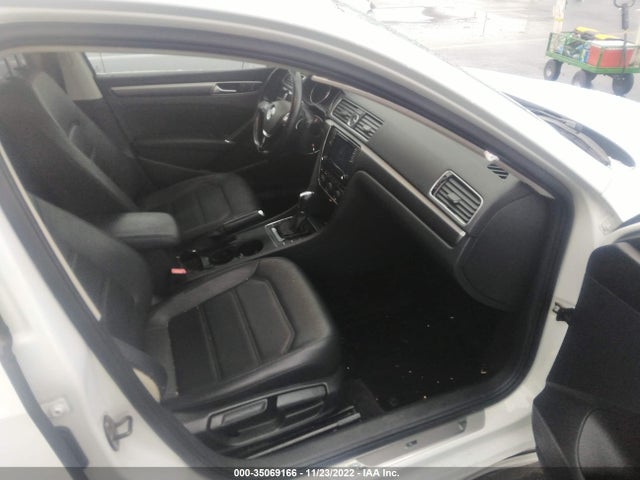 1VWDT7A38HC060822 Volkswagen Passat R-line W/comfort Pkg