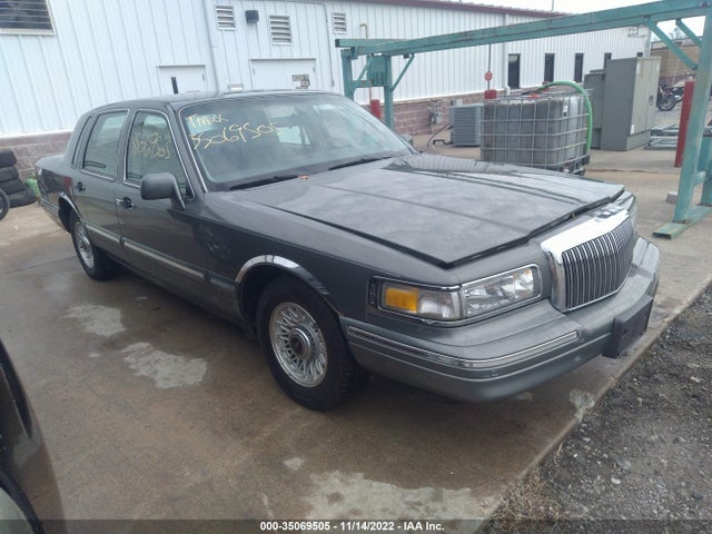 Lincoln Town Car Executive 1997 1LNLM81W0VY674320 головне зображення