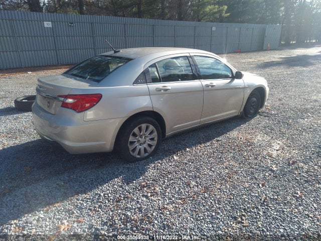 Chrysler 200 2013 1C3CCBAG3DN722264 Image 4
