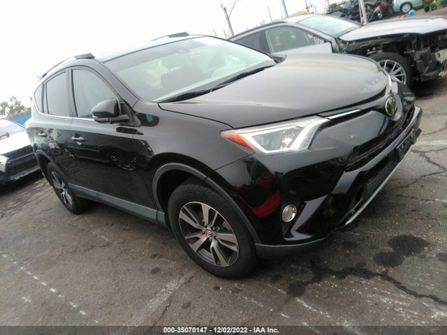 2017 Toyota RAV4, VIN: 2T3WFREV9HW404195