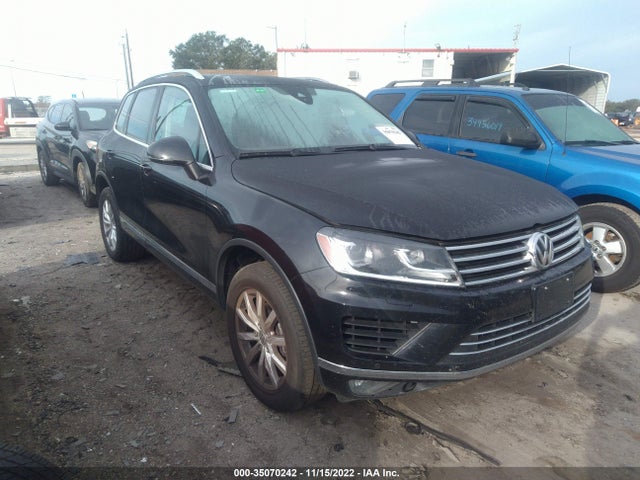 2017 Volkswagen Touareg, VIN: WVGEF7BP5HD002348