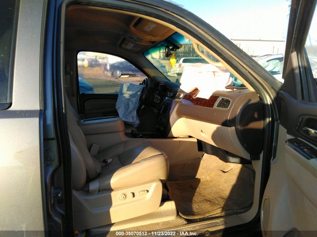 GMC YUKON XL DENALI 2011 1GKS2MEFXBR186124 Image 6