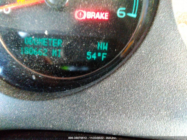 GMC YUKON XL DENALI 2011 1GKS2MEFXBR186124 Image 8