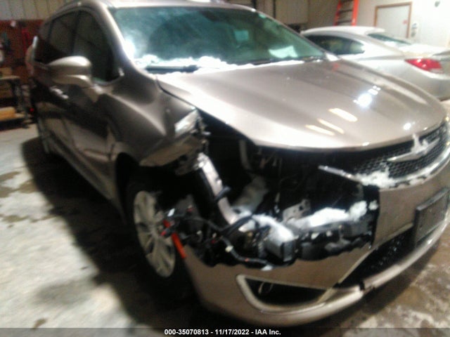 2C4RC1BG3HR823912 Chrysler Pacifica Touring-l