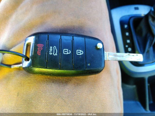 KNADM4A34E6330117 KIA RIO LX