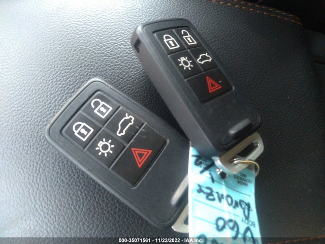 2015 Volvo V60, VIN: YV4612HK1F1000579
