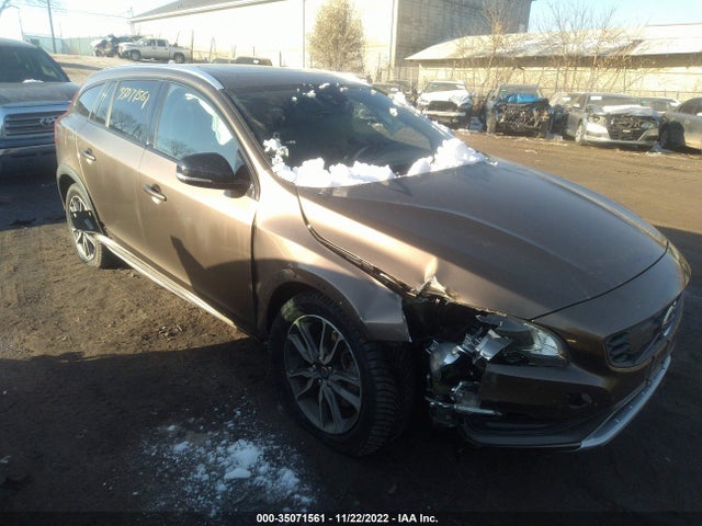 2015 Volvo V60, VIN: YV4612HK1F1000579