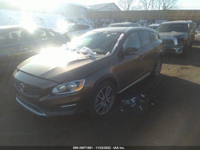 2015 Volvo V60, VIN: YV4612HK1F1000579