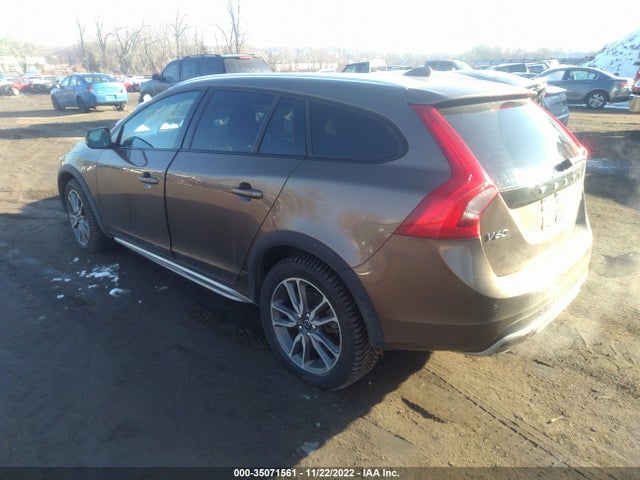 2015 Volvo V60, VIN: YV4612HK1F1000579