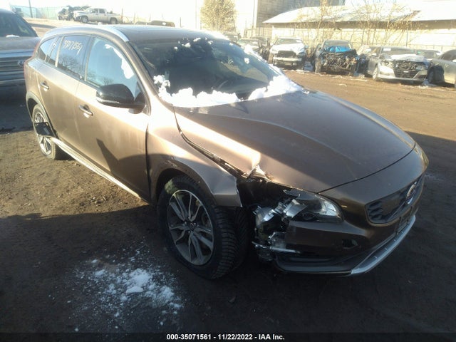 2015 Volvo V60, VIN: YV4612HK1F1000579