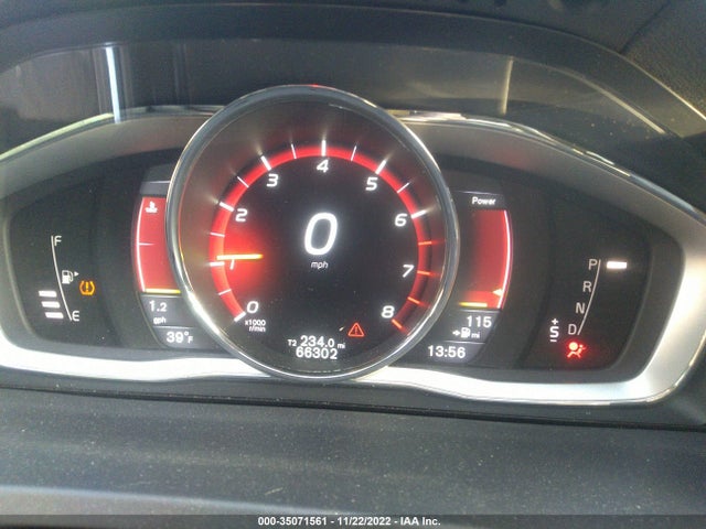 2015 Volvo V60, VIN: YV4612HK1F1000579