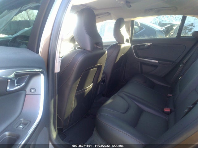 2015 Volvo V60, VIN: YV4612HK1F1000579