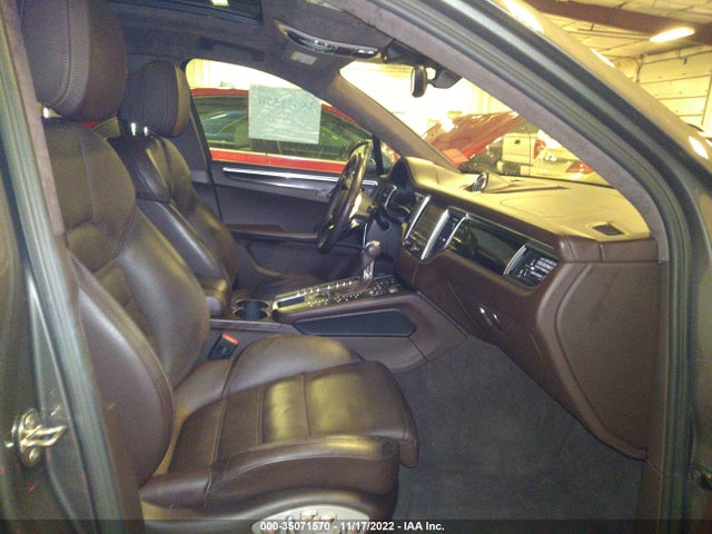 2016 Porsche Macan, VIN: WP1AF2A54GLB93933