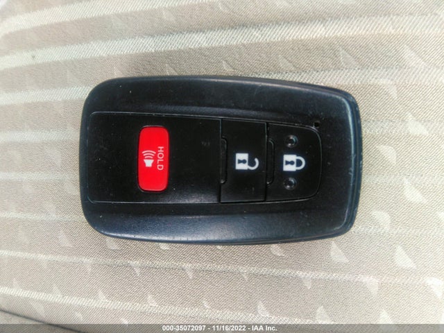 Toyota Prius Two 2016 JTDKBRFU9G3019950 Image 3