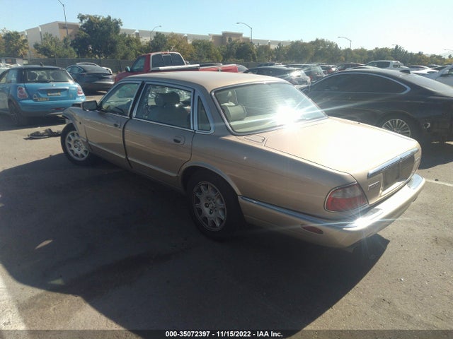 SAJHX6247WC840092 Jaguar XJ