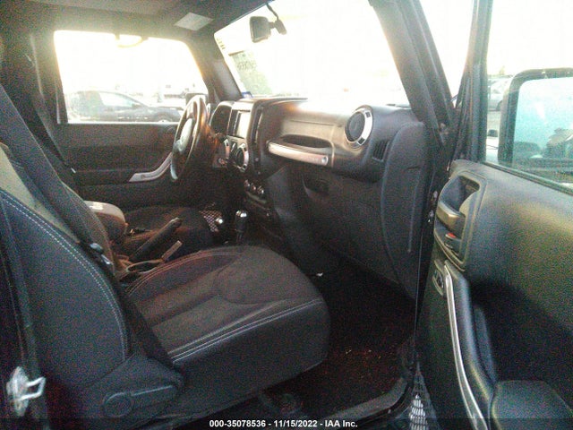 2017 Jeep Wrangler, VIN: 1C4HJWEG8HL572209