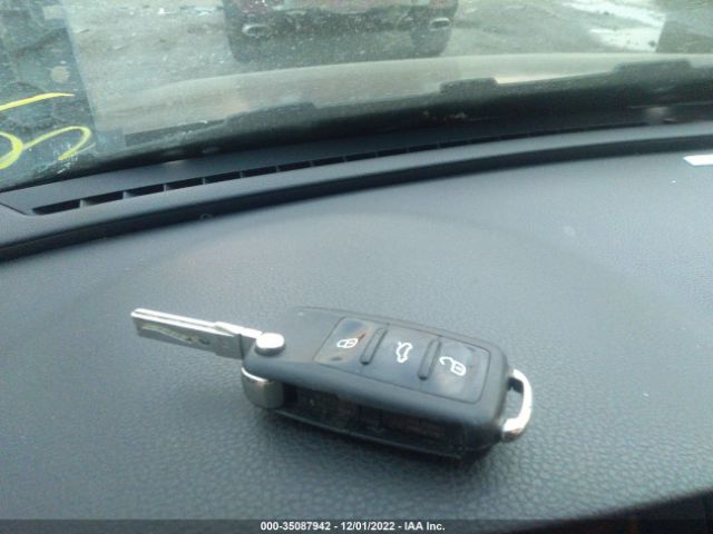 1VWAT7A31EC045948 Volkswagen Passat 1.8t Wolfsburg Edition