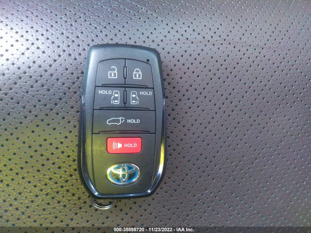 2022 Toyota Sienna, VIN: 5TDERKEC0NS084643