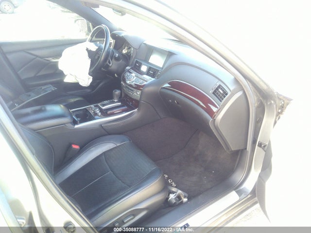 2017 Infiniti Q70, VIN: JN1BY1AR8HM770832