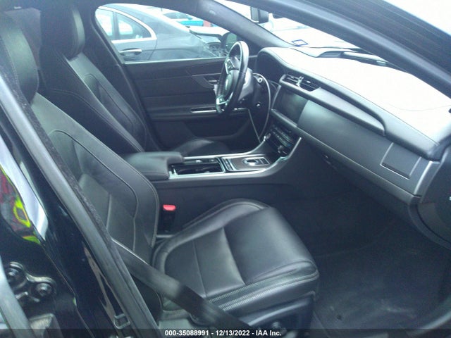 SAJBL4BN0HCY19344 Jaguar Xf 20d R-sport