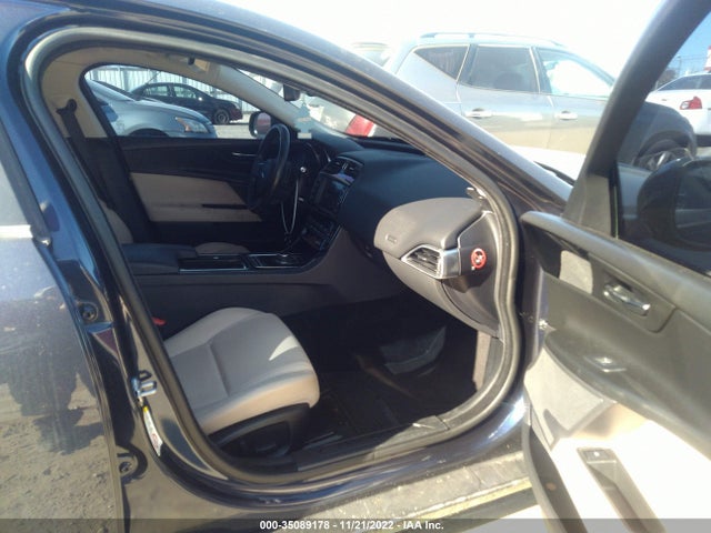2018 JAGUAR XE SAJAR4FX3JCP24076 Photo 4