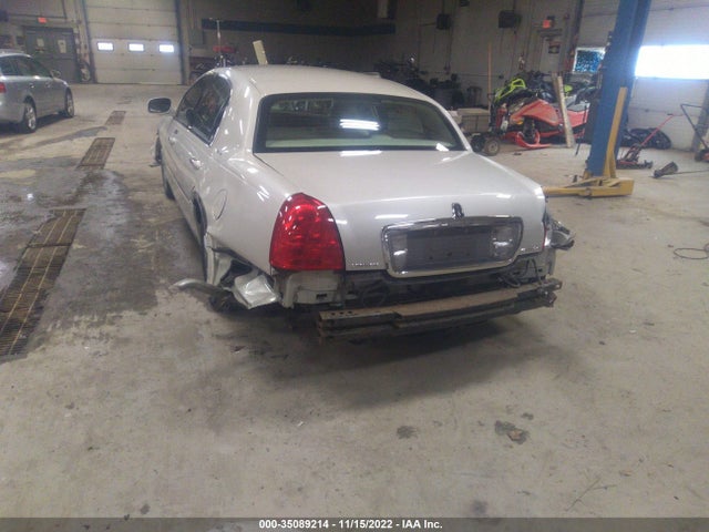 Lincoln Town Car Ultimate 2004 1LNHM83W44Y612310 Image 8