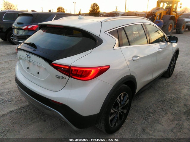 2018 Infiniti QX30, VIN: SJKCH5CR8JA060792