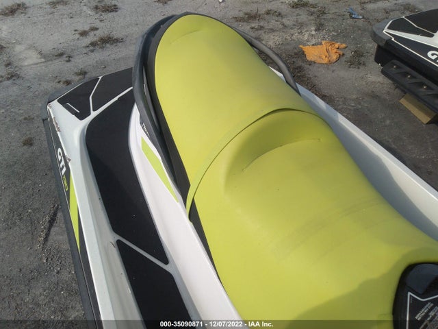 2015 SEA DOO GTI VIN: YDV86052F515