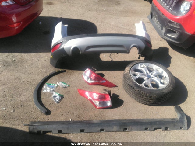 2015 Ford Escape, VIN: 1FMCU0J92FUC63845