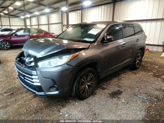 Toyota Highlander Le 2017 5TDZARFH7HS029459 Image 2