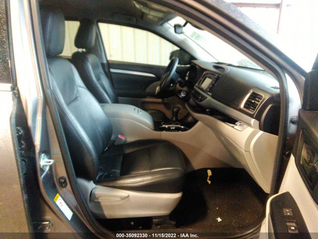 Toyota Highlander Le 2017 5TDZARFH7HS029459 Image 6